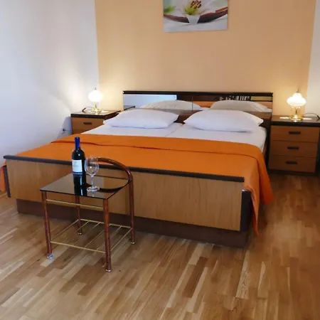 Retro Chic Magdalena Apartman *