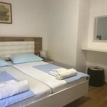 Retro Chic Magdalena