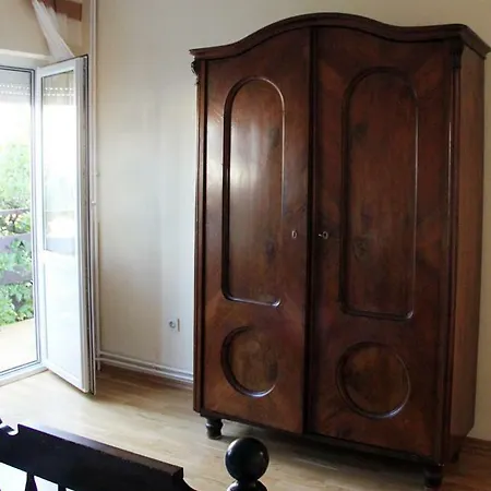 Retro Chic Magdalena *