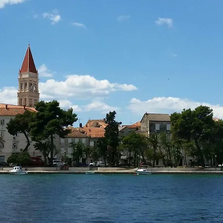 Retro Chic Magdalena Apartment *